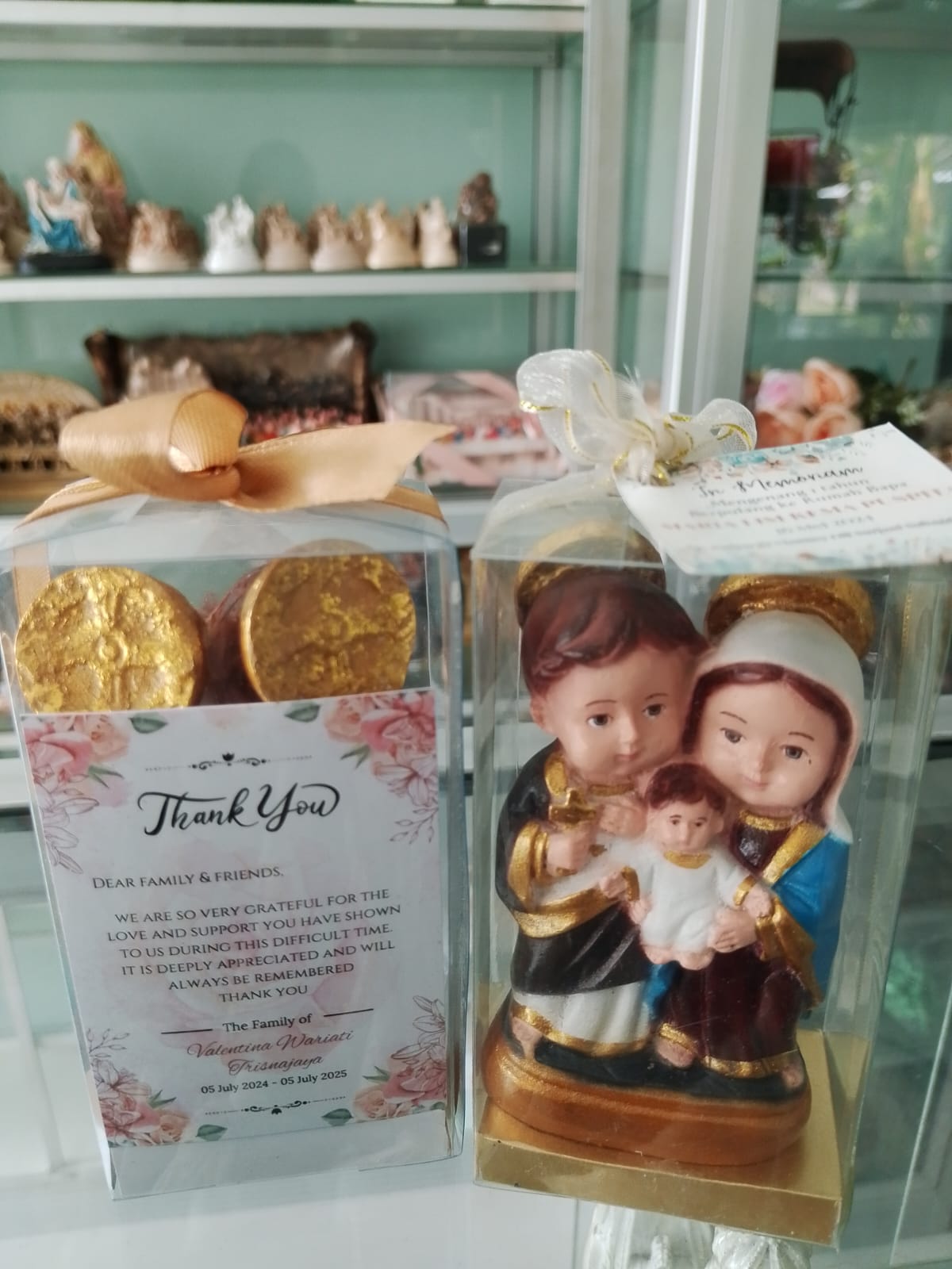 Keluarga Kudus Boneka - Gambar 2