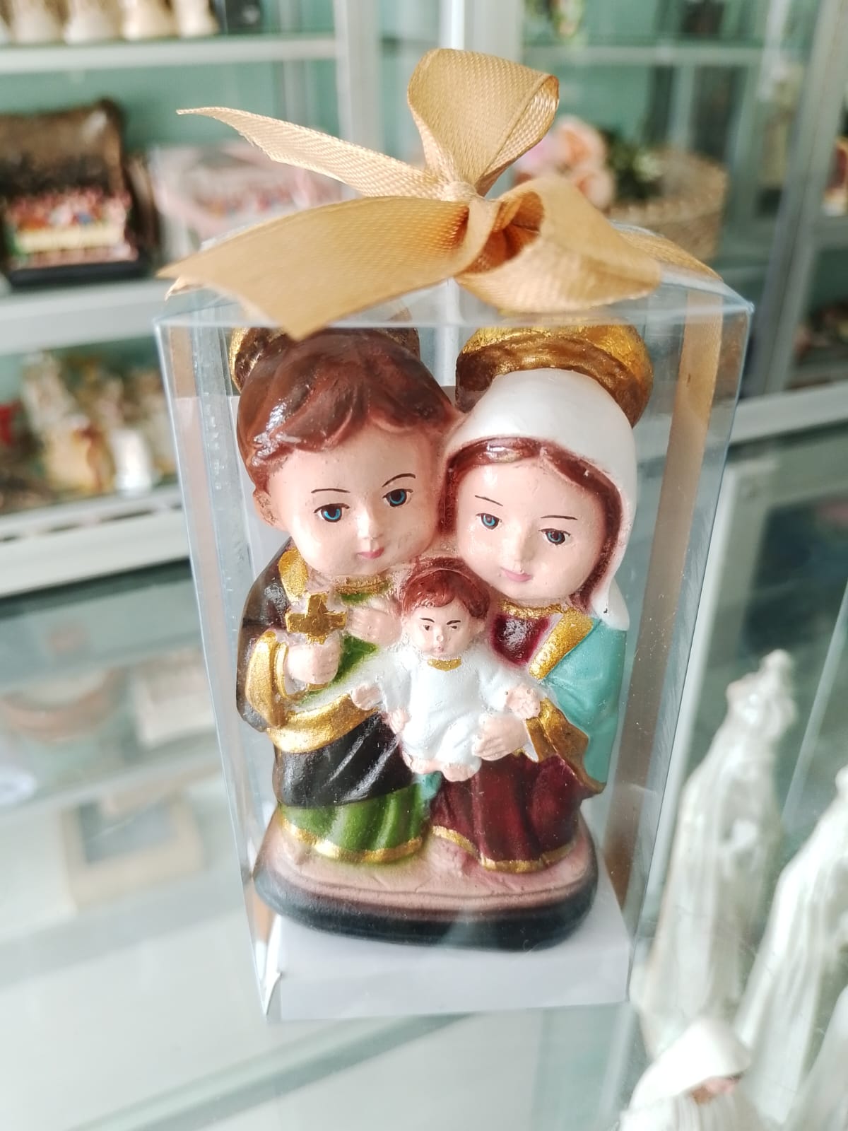 Keluarga Kudus Boneka - Gambar 3