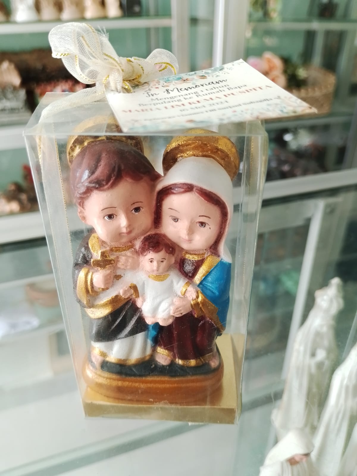 Keluarga Kudus Boneka - Gambar 4